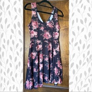 NEW Floral zipper dress